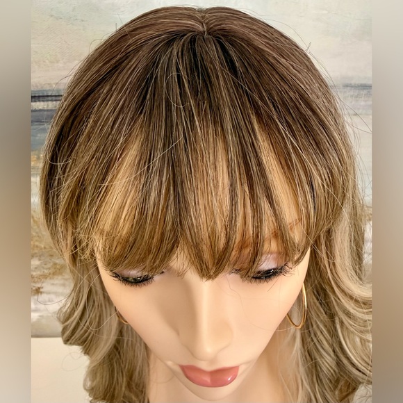 HAIR, 25” Long Wavy Layers, Center Part Bangs Ombre Med Brown/Blonde - Picture 11 of 16